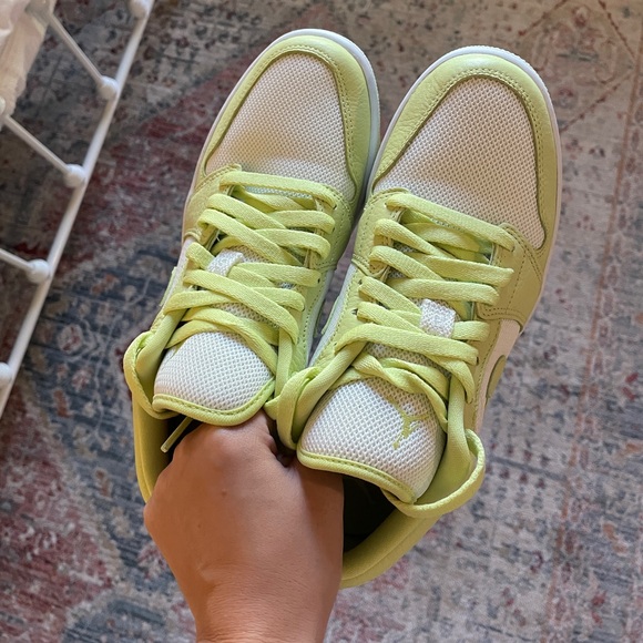 Nike Air Jordan 1 - Picture 4 of 10